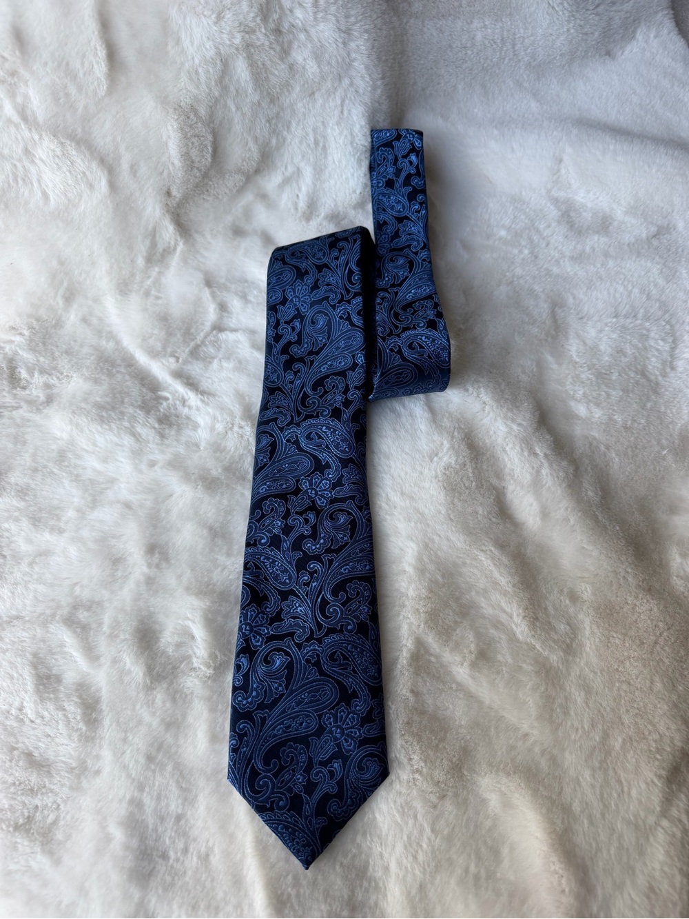 Michael Kors Classic Paisley Navy Blue Men's Tie